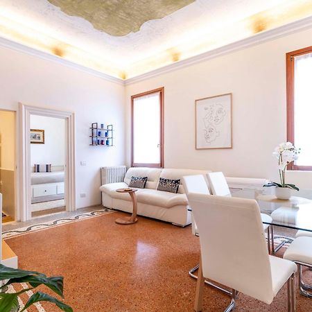 Ca' Pestrin Suite House - San Marco Square Венеция Экстерьер фото