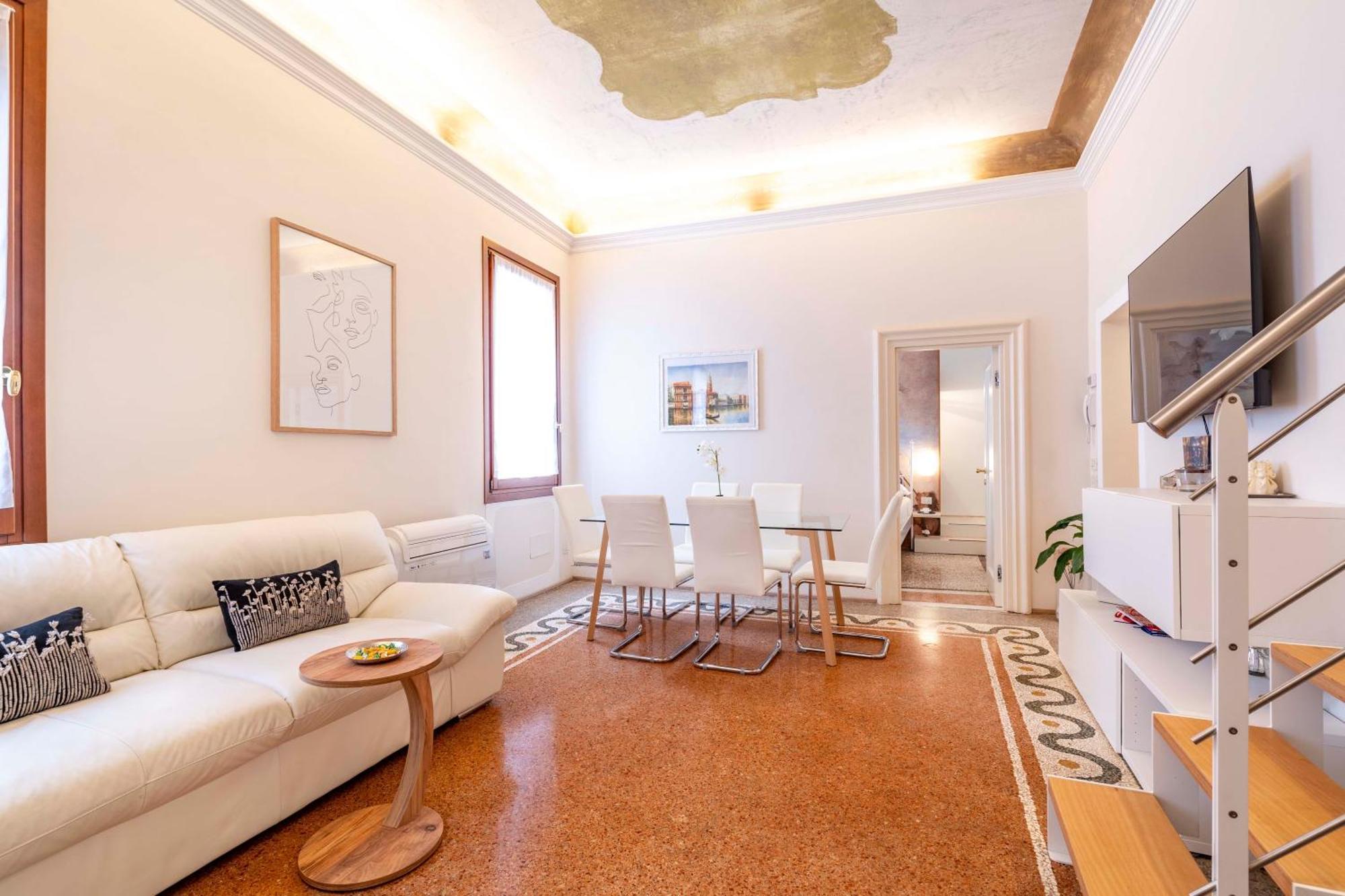Ca' Pestrin Suite House - San Marco Square Венеция Экстерьер фото