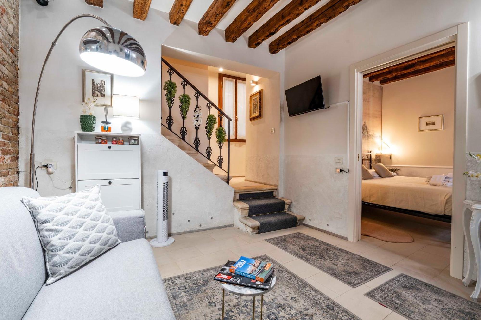 Ca' Pestrin Suite House - San Marco Square Венеция Экстерьер фото