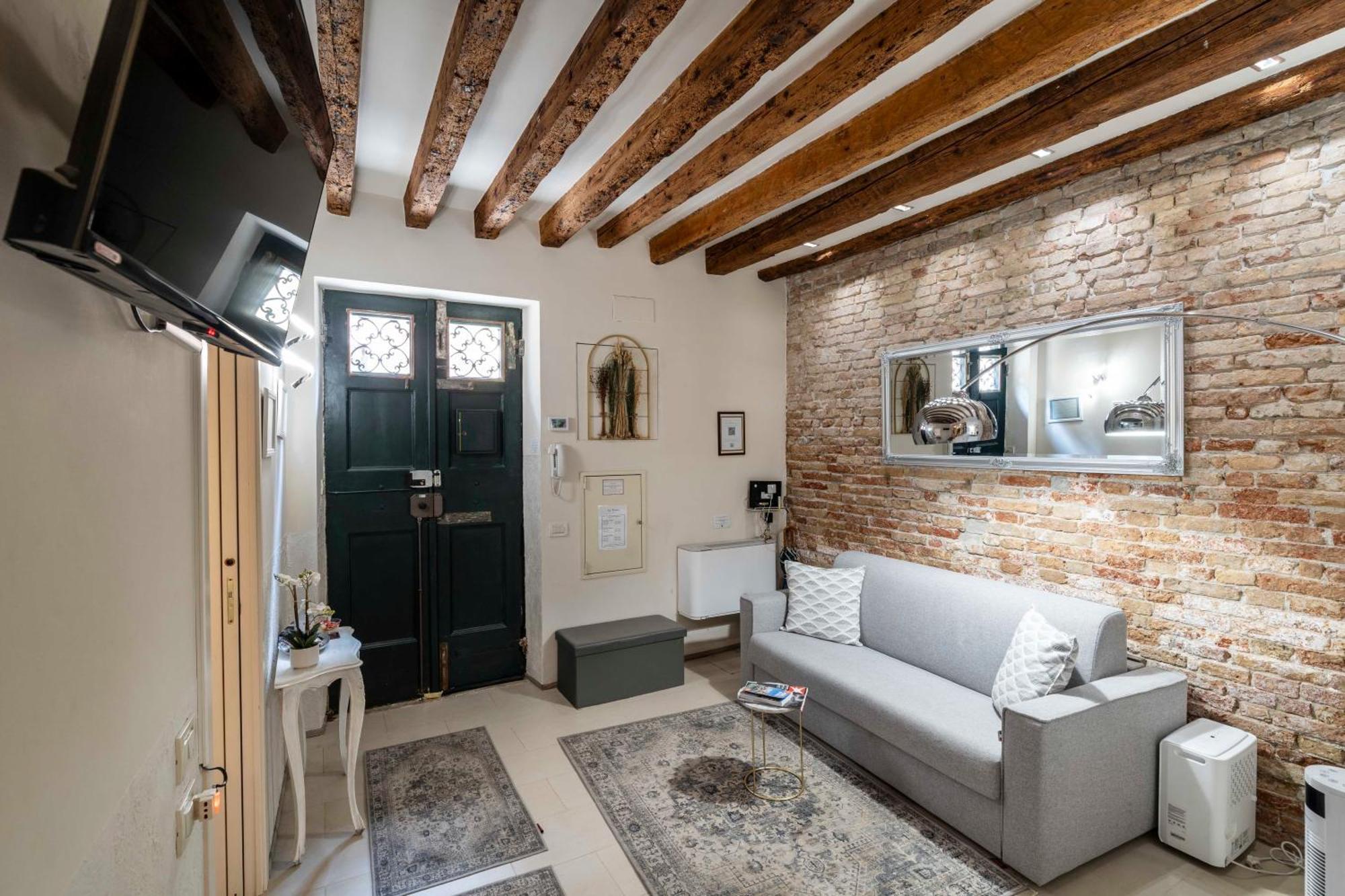 Ca' Pestrin Suite House - San Marco Square Венеция Экстерьер фото